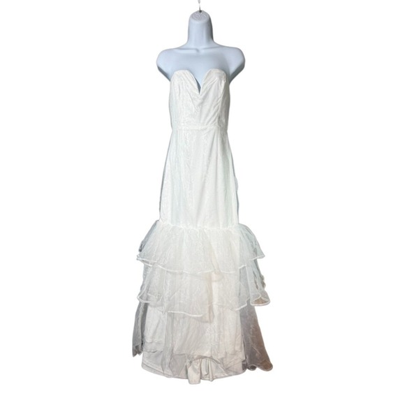 Lulus White Strapless Mermaid Wedding/Formal Dress Tiered Ruffle Gown Small NWT - Picture 4 of 15